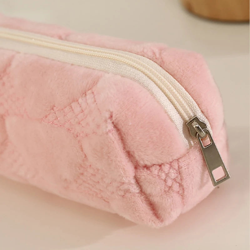 1 pc Plush Makeup Bag Fuzzy Makeup Pouch Cute Aesthetic Pencil Case Soft Travel Toiletry Bag Cosmetic Organizer Bag